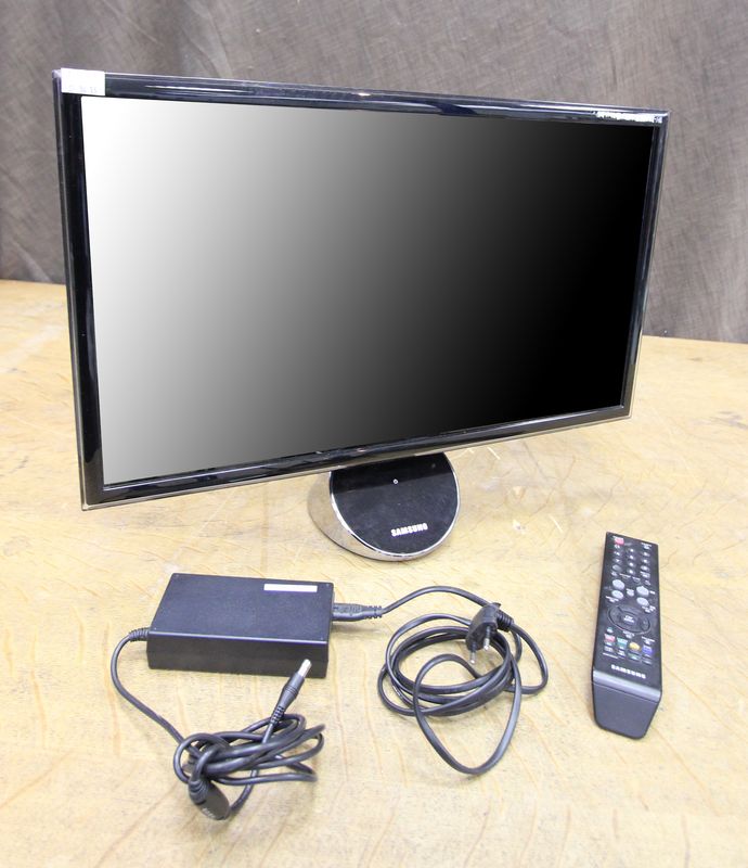 TELEVISEUR LCD 3D DE MARQUE SAMSUNG MODELE LT23A750EX/EN THINKMASTER TA750 FULL HD 3D LED  23 POUCES/58.5 CM AVEC SON CABLE D'ALIMENTATION ET UNE TELECOMMANDE.