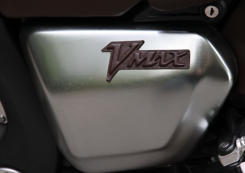 MOTO YAMAHA VMAX HERMES 1200 CM3 2011