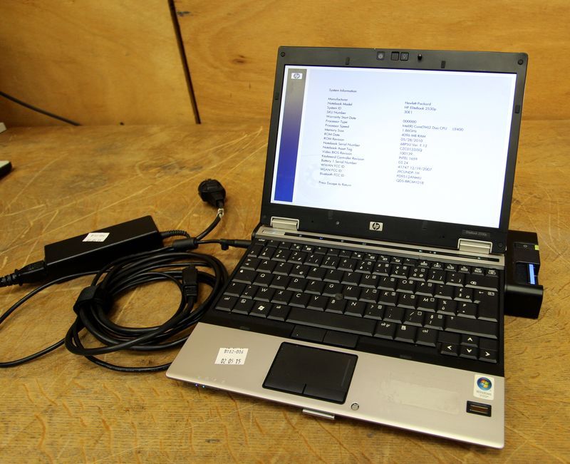 ORDINATEUR PORTABLE DE MARQUE HP MODELE ELITE BOOK 2540P. PROCESSEUR INTEL CORE 2 DUO.  4GO DE RAME. LICENCE MICROSOFT WINDOWS VISTA BUISNESS. VENDU AVEC SA STATION D'ACCEUIL/DOCK ET ALIMENTATION.