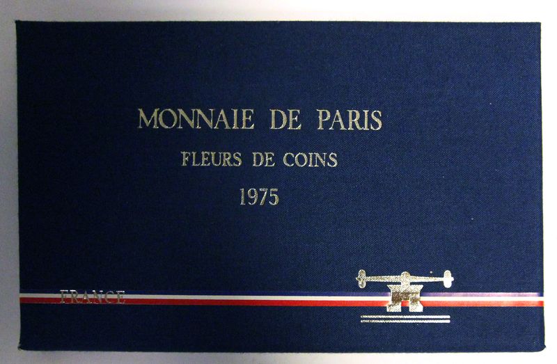 COFFRET DE MONNAIE DE FLEURS DE COINS ANNEE 1975 DE LA MONNAIE DE PARIS. 2 UNITES.