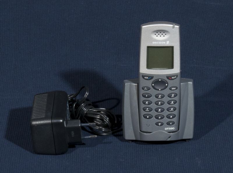 288 TELEPHONES SANS FIL ERICSSON MODELE DT 590 .