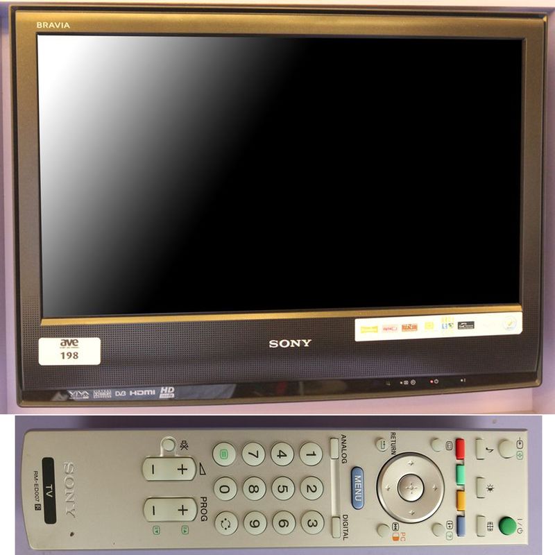 TELEVISEUR LED 20 POUCES DE MARQUE SONY MODELE BRAVIA KDL 20S4000, BARRE DE SON INTEGREE. VENDU AVEC SA TELECOMMANDE.