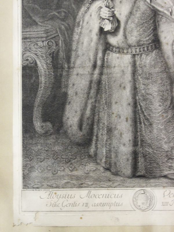 NAZARIO NAZARI (1724-1793), D'APRES.
ALOYSIUS MOCENICUS VENETARIUM DUC CXIX
ESTAMPE, PORTRAIT DE ALVISE 1ER MOCENIGO, DOGE DE VENISE DE 1570 A 1577. GRAVEUR PITTERI MARCO ALVISE.
QUELQUES ROUSSEURS, MANQUES ET TACHES.
CADRE EN BOIS NOIRCI ET DORE, SOUS VERRE. PORTE UNE ETIQUETTE AU DOS : "ANTONIO COLPO"
C -1