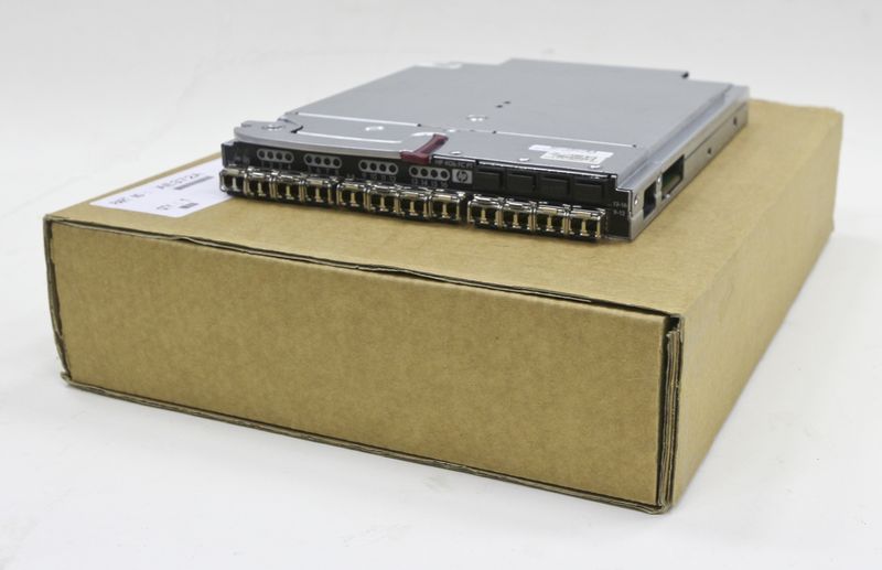 SWITCH FIBRE OPTIQUE DE MARQUE MODELE HP4GB FIBER CHANNEL PASS - THRU MODELE FOR C - CLASS BLADE SYSTEM 403626-B21.