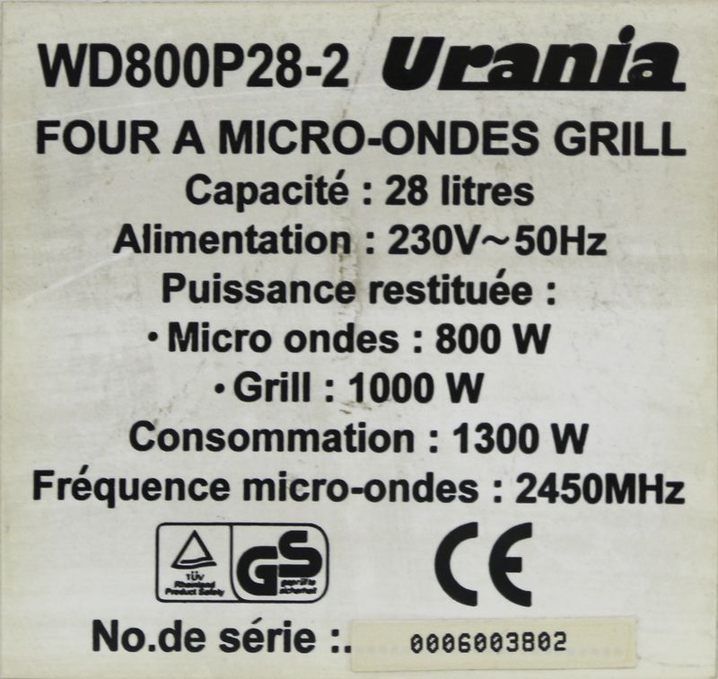 FOUR A MICRO-ONDES GRILL DE MARQUE URCANIA MODELE WD800P28-2, 28 LITRES. FONCTIONNANT.