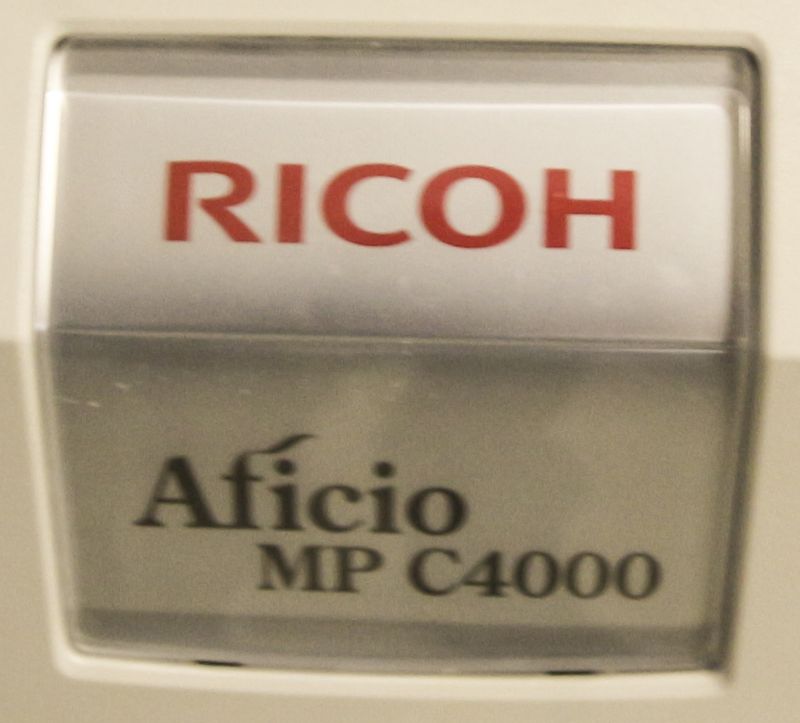 COPIEUR MULTIFONCTION COULEUR DE MARQUE RICOH MODELE AFICIO MPC4000. CHARGEUR, TRIEUR, 1 BAC A4 ET 3 BACS A3.