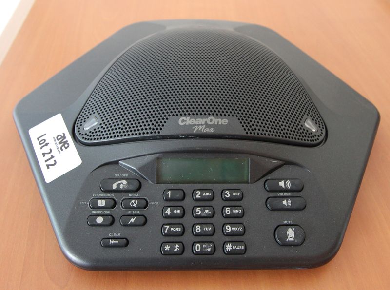 8 POSTES TELEPHONIQUES ARAIGNEES  DE MARQUE CLEARONE MODELE CONFERENCE PHONE.
