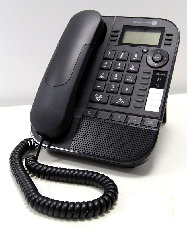 2 TELEPHONES IP DE MARQUE ALCATEL-LUCENT MODELE 8018.