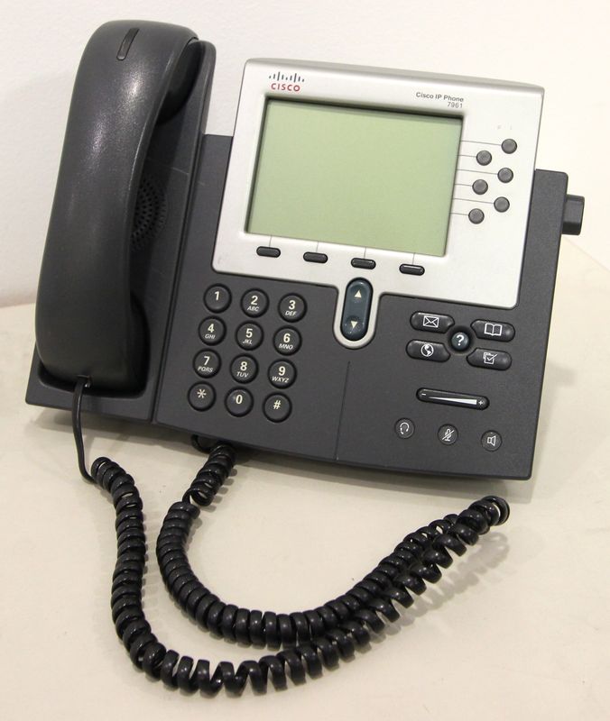 30 POSTES DE TELEPHONE DE MARQUE CISCO MODELE CISCO IP PHONE 7900 SERIE 7961.