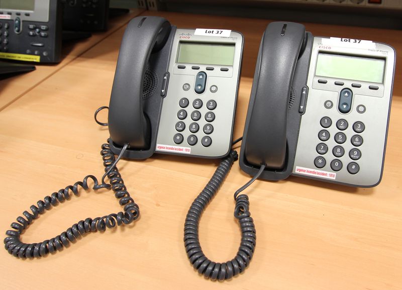 2 POSTES DE TELEPHONE DE MARQUE CISCO MODELE CISCO IP PHONE 7911.