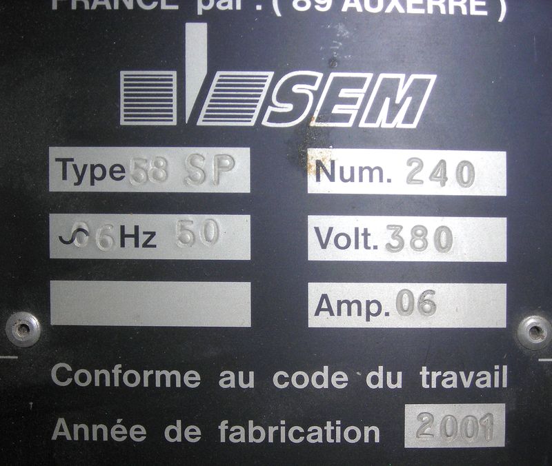 MASSICOT ELECTRIQUE DE MARQUE SEM MODELE FR 58 SPI. MOTEUR TRIPHASE 380 VOLTS. ANNEE DE CONSTRUCTION 2001. NO DE SERIE 240.