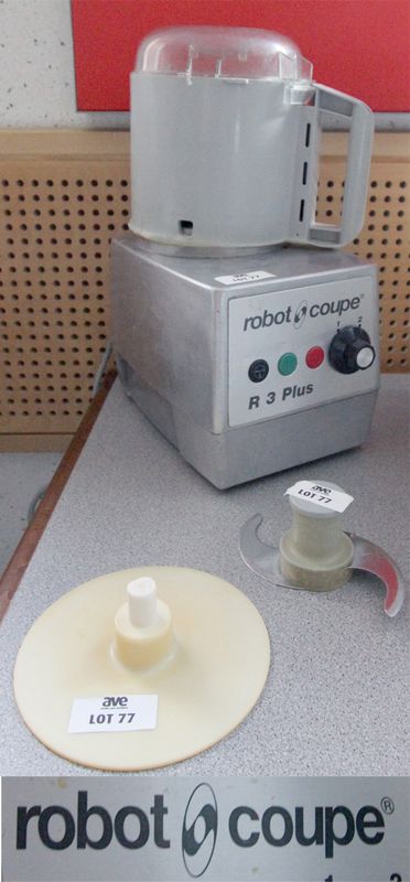ROBOT MULTIFONCTIONS DE CUISINE DE MARQUE ROBOT COUPE MODELE R 3 PLUS