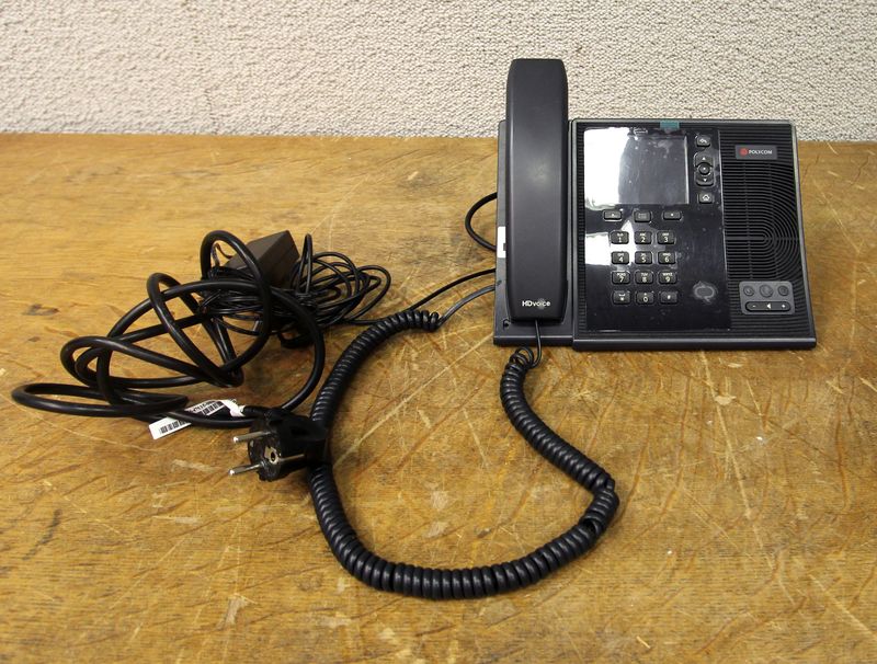 TELEPHONE DE MARQUE POLYCOM MODELE CX600. TELEPHONE SIP MAIN LIBRE. 2 PORT ETHERNET. ECRAN LCD COULEUR. 14 UNITES.