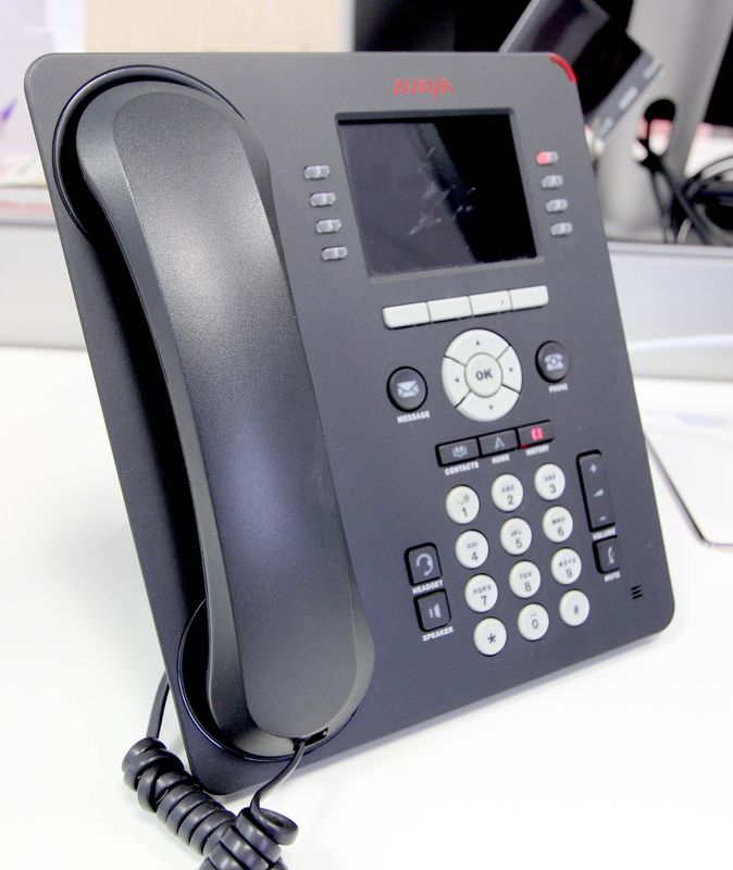 54 POSTE DE TELEPHONE DE MARQUE AVAYA MODELE 9650. IP DIGITAL. 46 RUE DE MONCEAU. 75008. PARIS. 3EME ETAGE.