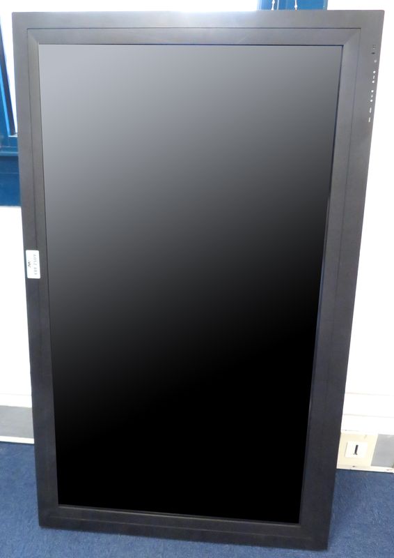 MONITEUR LCD DE 42 POUCES DE MARQUE SAMPO MODELE LMP-42FASM. 2907