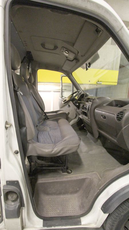 FOURGON RENAULT MASTER II T28 2.5D  COURT 2000