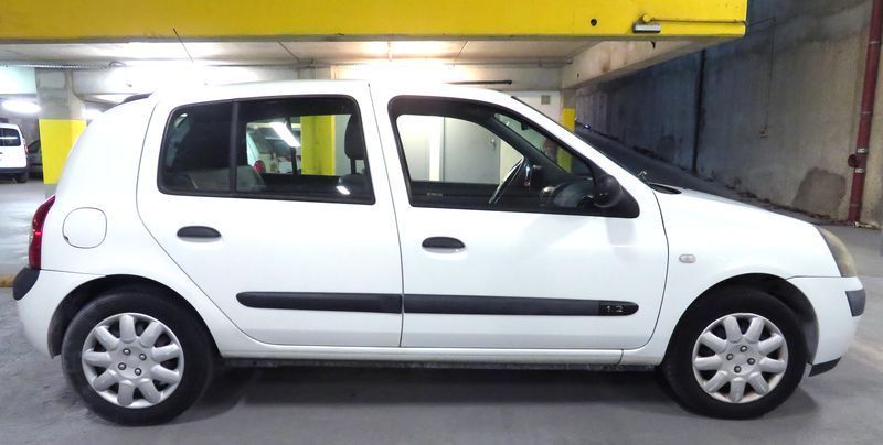 VOITURE RENAULT CLIO II PHASE 2  1.2 INJECTION 2004
