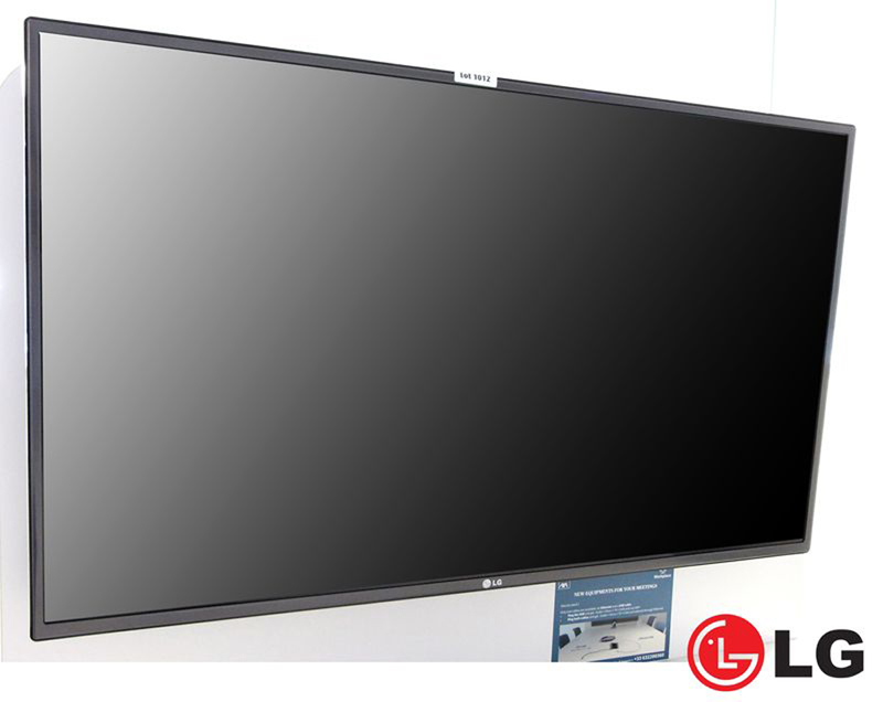 MONITEUR LCD DE 47 POUCES MARQUE LG MODELE FLATRON 47WL30MS-D, PAIRE D'ENCEINTES EXTERNES INCORPOREES.