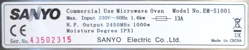 MICRO ONDE PROFESSIONNEL 1000 WATTS EN INOX ALIMENTAIRE DE MARQUE SANYO MODELE EM-S1001. 32 X 49 X 36 CM. 14EME