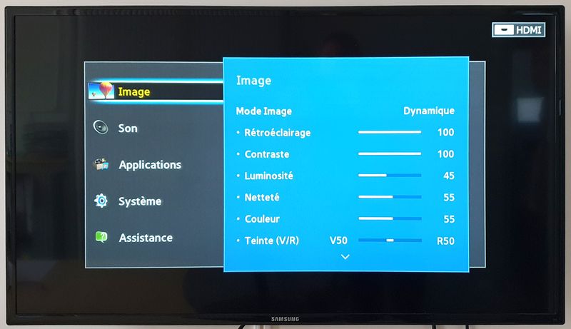 MONITEUR A ECRAN LCD 40 POUCES DE MARQUE SAMSUNG MODELE LH40EDDPLGS/EN VERSION XS04 AVEC TELECOMMANDE ET SUPPORT MURAL. R1.3