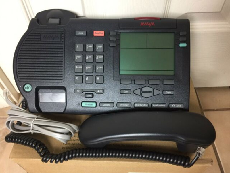 TELEPHONE DE MARQUE AVAYA MODELE M3904  DE COULEUR CHARCOAL. QUANTITE 3. VENDU A L'UNITE AVEC FACULTE DE REUNION. LES MIROIRS. B16 08 - B16 04 - B11 52