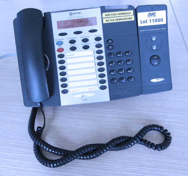 8 TELEPHONES DE MARQUE MITEL MODELE EXTENDED 5220 IP AVEC MODULE CONFERENCE UNIT. PLACO - 05 S11 REUNION - 05 S3 REUNION - 406 - 423 - 426 - 234 -