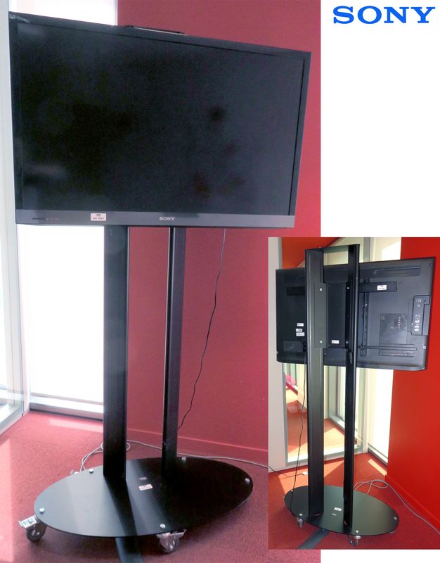 TELEVISEUR 46 POUCES A ECRAN LCD DE MARQUE SONY MODELE BRAVIA KDL-46EX521. VENDU AVEC SON SUPPORT A 5 ROULETTES DE MARQUE ERARD. 9EME