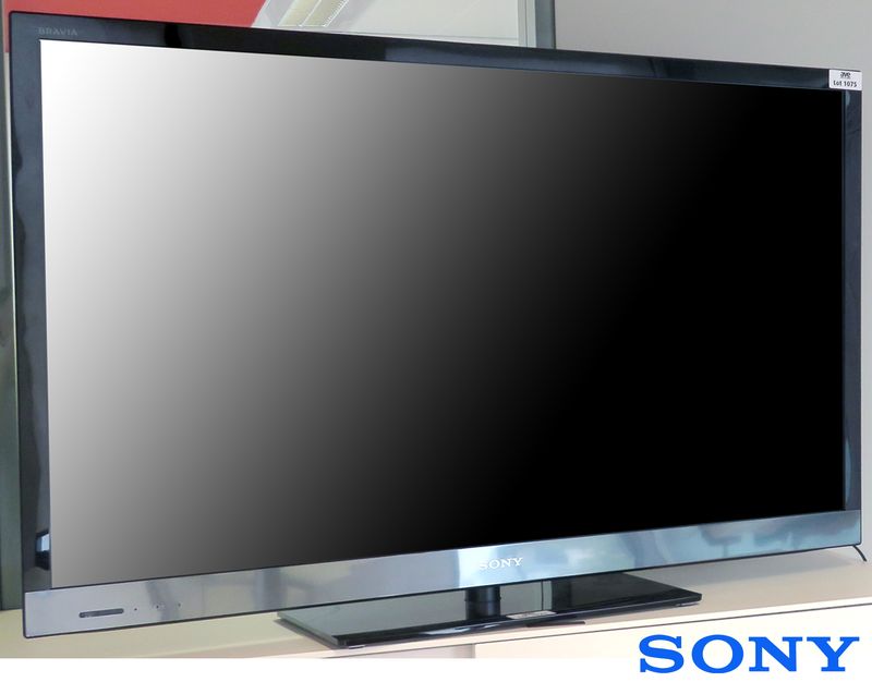 TELEVISEUR 46 POUCES A ECRAN LCD DE MARQUE SONY MODELE BRAVIA KDL-46EX521 SUR PIED. 8EME