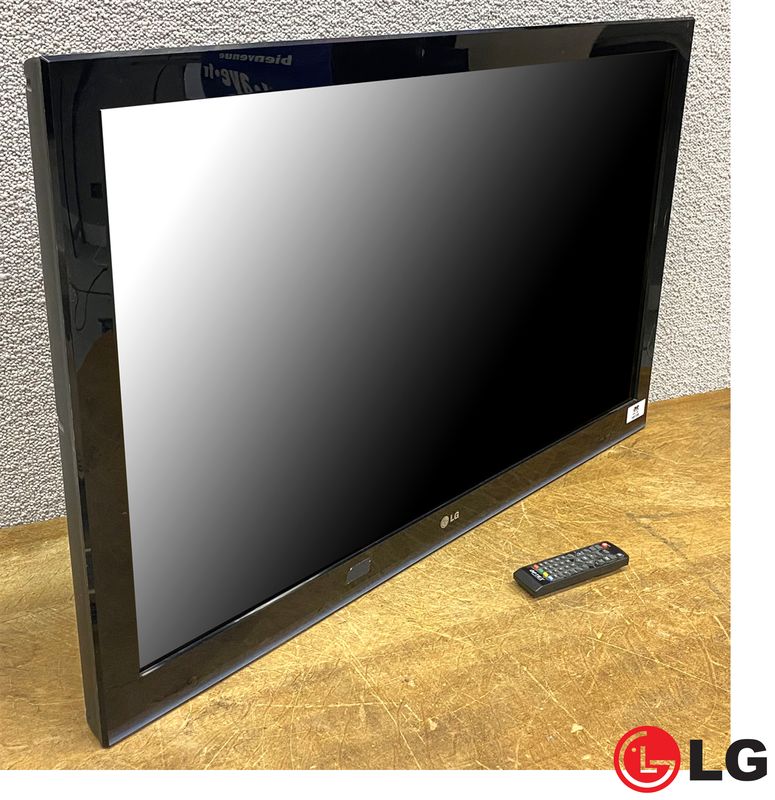 TELEVISION A ECRAN LCD 42 POUCES DE MARQUE LG MODELE 42LK451, ON Y JOINT UNE TELECOMMANDE UNIVERSELLE. RUEIL