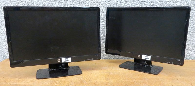 2 MONITEURS A ECRANS LCD DE 21,5 POUCES DE MARQUE HP MODELE LV915AA VENDU SANS ALIMENTATIONS. RUEIL