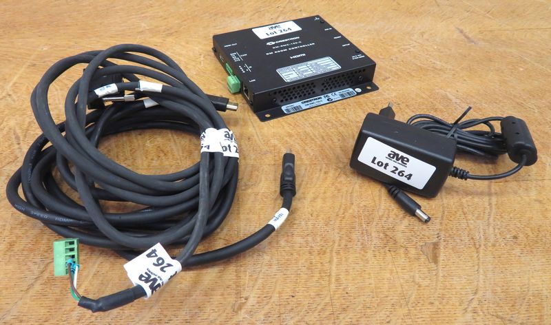 CONTROLEUR VIDEO DE MARQUE CRESTRON MODELE DM ROOM CONTROLLER DM-RMC-100-C VENDU AVEC SON ALIMENTATION ET SON CABLE HDMI. RUEIL