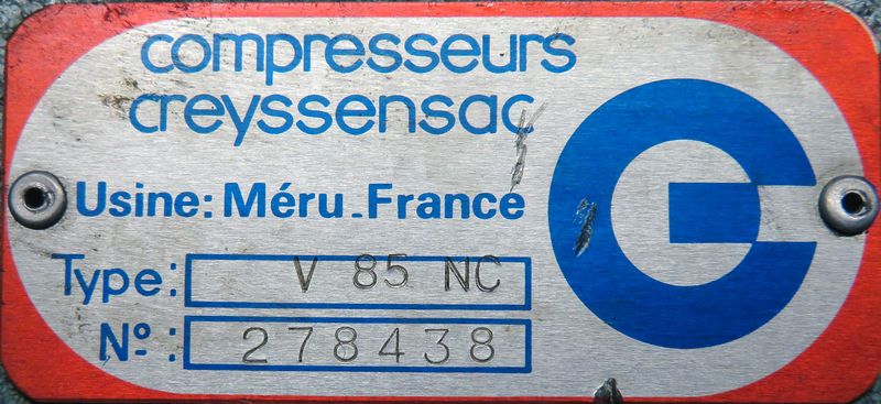 COMPRESSEUR 16 BAR DE MARQUE CREYSSENSAC MODELE V85 NC A DOUBLE PISTONS ET CUVE DE 400 LITRES. RDC