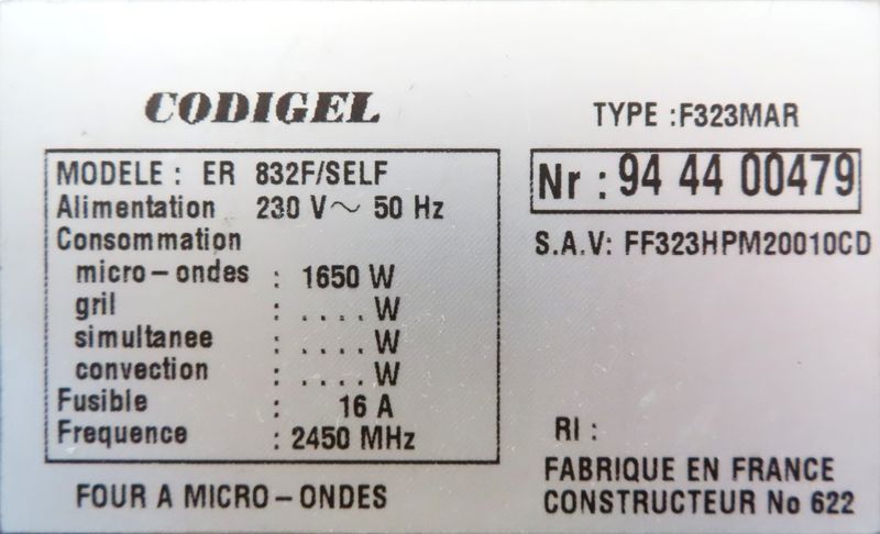 FOUR A MICRO-ONDE 1650 WATTS DE MARQUE CODIGEL MODELE ER 832F/SELF (MANQUE LA PRISE). 35 X 55,5 X 40 CM.