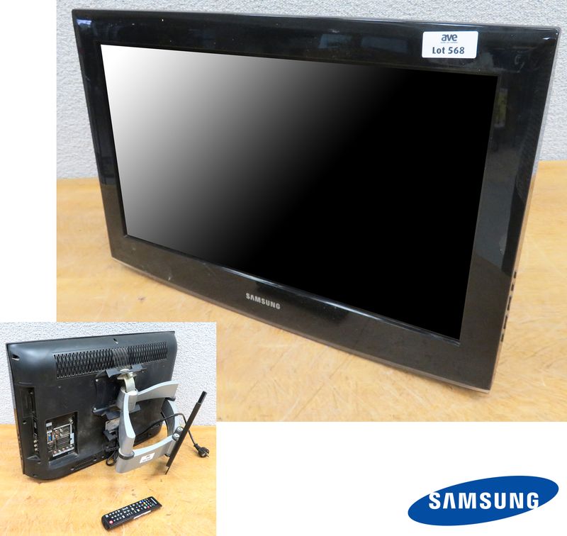 TELEVISEUR A ECRAN LCD DE 26 POUCES DE MARQUE SAMSUNG MODELE LE26A457C1D, VENDU AVEC SON ATTACHE MURALE ET TELECOMMANDE.