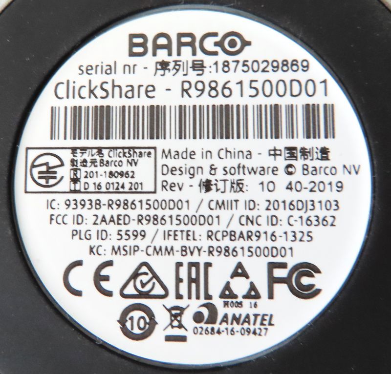 2 CONNECTEURS NUMERIQUES USB DE MARQUE BARCO MODELE CLICKSHARE R98615. ON Y JOINT 7 STANDS CLICKSHARE DIVERS MODELES. 13EME