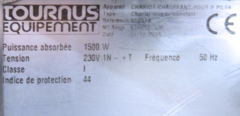 CHARIOT CHAUFFE ASSIETTES A 2 SILOS DE MARQUE TOURNUS EQUIPEMENT EN INOX ALIMENTAIRE SUR ROULETTES DIRECTIONNELLES. 107 X 93 X 47 CM. BATIMENT CROIX ARGENT.