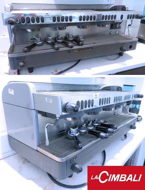 MACHINE A CAFE EXPRESSO PROFESSIONNELLE DE MARQUE CIMBALI MODELE M29 CELECTRON A 4 BECS PERCOLATEURS. 50 X 116 X 54 CM. CAFETERIA