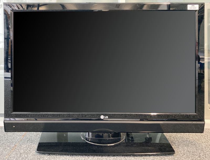TELEVISION A ECRAN LCD DE 42 POUCES DE MARQUE LG MODELE 42LF65. ETAGE DE LOCALISATION : 19