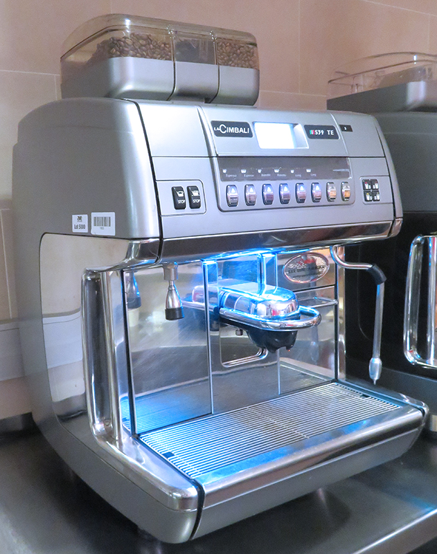 1 UNITE: MACHINE A CAFE PROFESSIONNELLE DE MARQUE CIMBALI MODELE S39 TE. 90 X 54 X 68 CM.