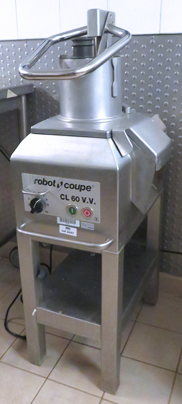 COUPE LEGUMES DE MARQUE ROBOT COUPE MODELE CL60 V.V. 140 X 40 X 60 CM.