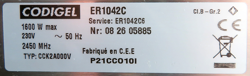 FOUR MICRO ONDE PROFESSIONNEL 1600 W DE MARQUE CODIGEL MODELE ER1042C. 32 X 55 X 38 CM.