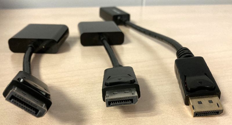 36 CONNECTEURS HDMI VERS DISPLAY PORT, DIVERSES MARQUES. RDC D SALLE 13