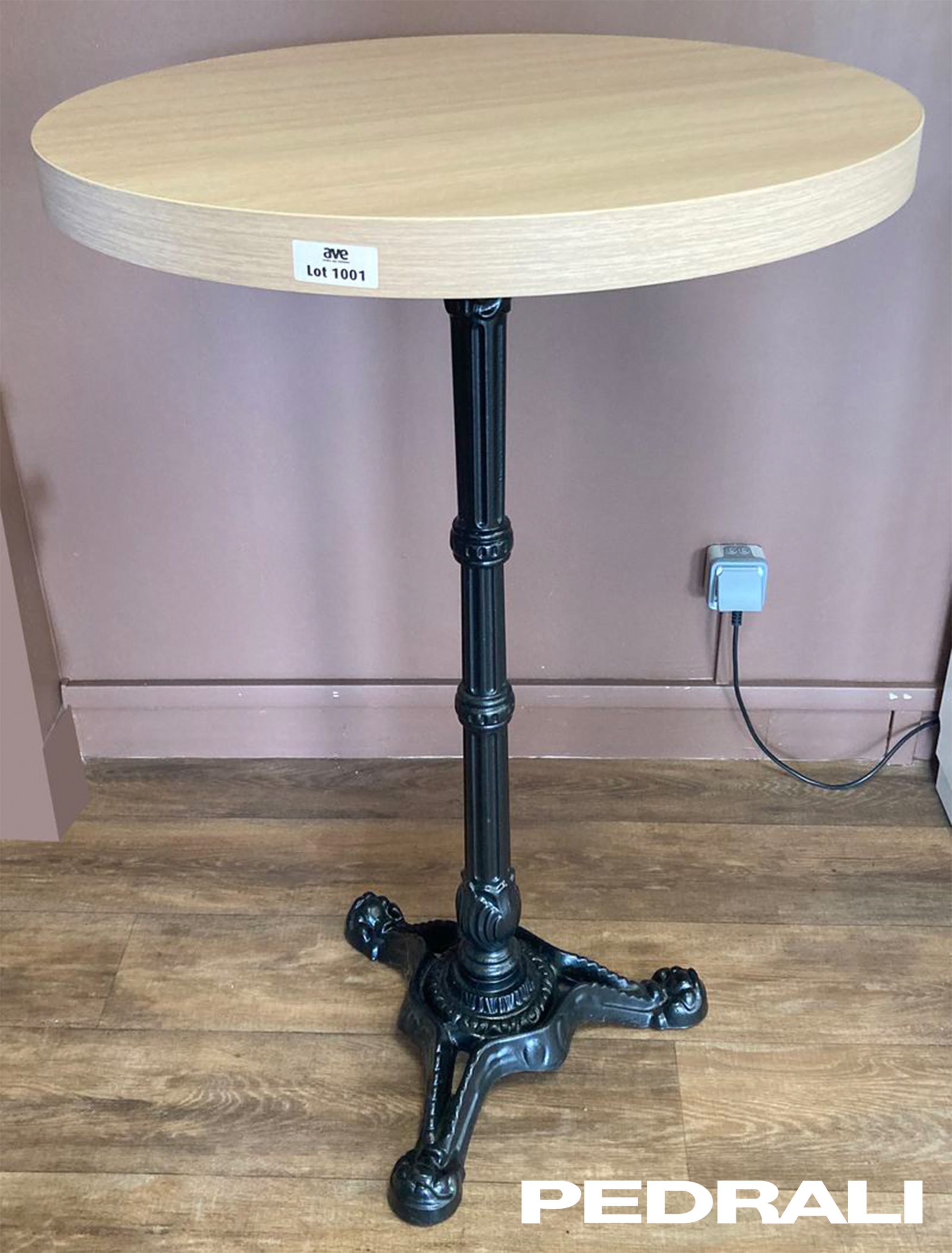 1 UNITE: MANGE DEBOUT DE MARQUE PEDRALI MODELE BISTROT PLATEAU ROND EN BOIS STRATIFIE REPOSANT SUR UN PIETEMENT EN ACIER LAQUE NOIR. 109 X 69 CM. LOCALISATION : ORANGE - EVREUX - 337 RUE GAY LUSSAC - 27000 EVREUX.