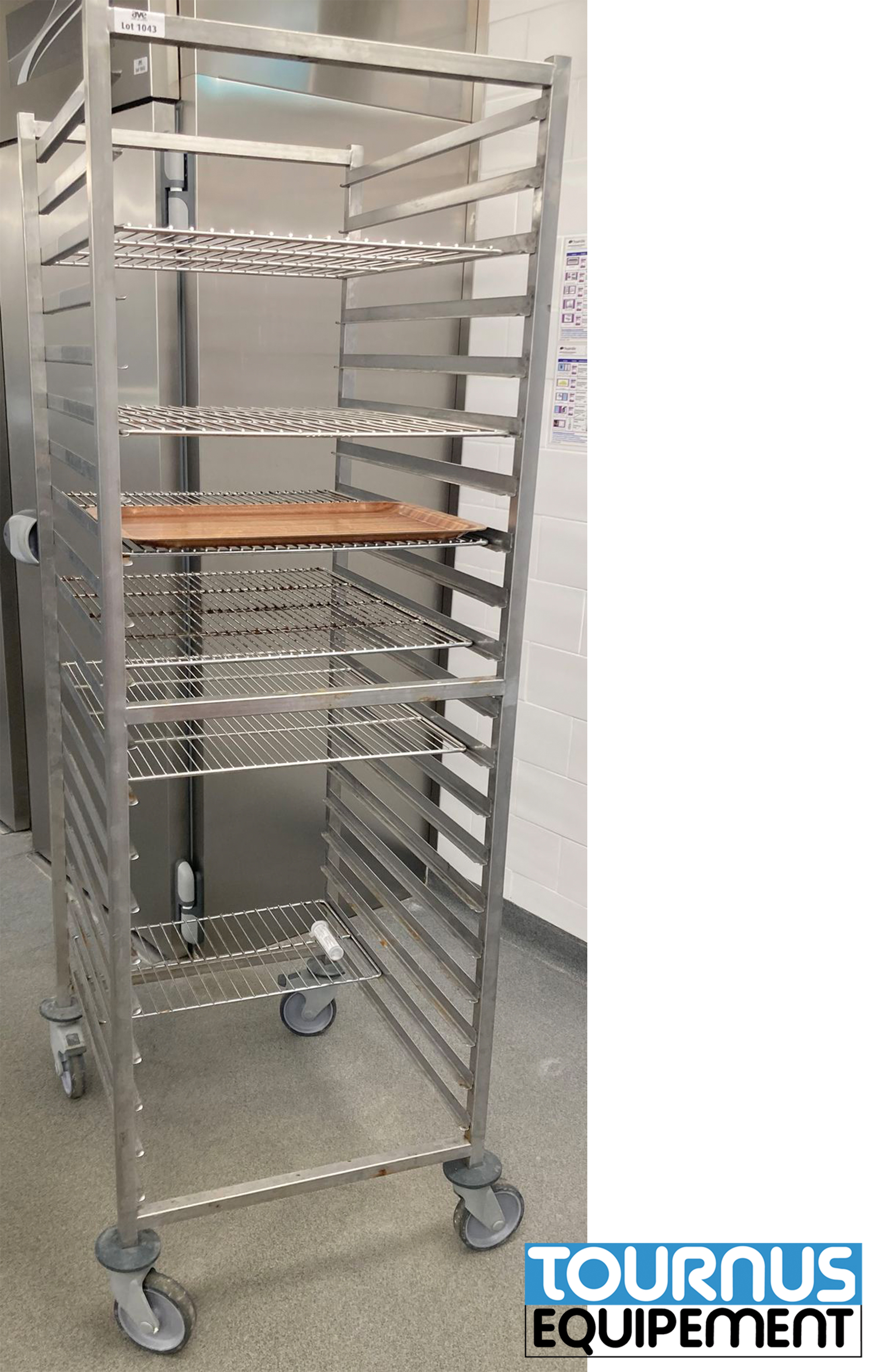 CHARIOT A ECHELLE A 20 NIVEAUX EN INOX ALIMENTAIRE DE MARQUE TOURNUS EQUIPEMENT. 177 X 59 X 70 CM. 2 UNITES. VENDU A L'UNITE AVEC FACULTE DE REUNION. LOCALISATION : ORANGE - EVREUX - 337 RUE GAY LUSSAC - 27000 EVREUX.