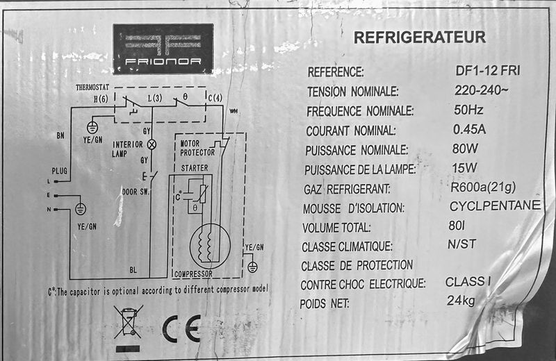 REFRIGERATEUR AVEC COMPARTIMENT CONGELATEUR 80 LITRES DE MARQUE FRIONOR MODELE DF1-12 FRI EN ACIER LAQUE DE COULEUR BLANC. 83 X 47 X 49 CM. LOCALISATION : ORANGE SAINT-MAUR - 67 BOULEVARD RABELAIS - 94100 SAINT-MAUR-DES-FOSSES.