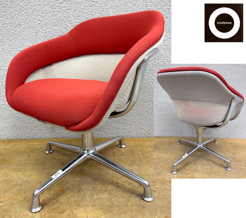 FAUTEUIL PIVOTANT DESIGN SCOTT WILSON MODELE SW1 CHAIR EDITION COALESSE, STRUCTURE EN ALUMINIUM POLI, GARNITURE INTERIEURE EN TISSU CHINE DE COULEUR ROUGE, DOSSIER EN RESILLE DE COULEUR IVOIRE, PIETEMENT EN ETOILE A 4 BRANCHES SUR PATINS. HAUTEUR MAXI : 80 X 70 X 63 CM. 2 UNITES. VENDU A L'UNITE AVEC FACULTE DE REUNION.