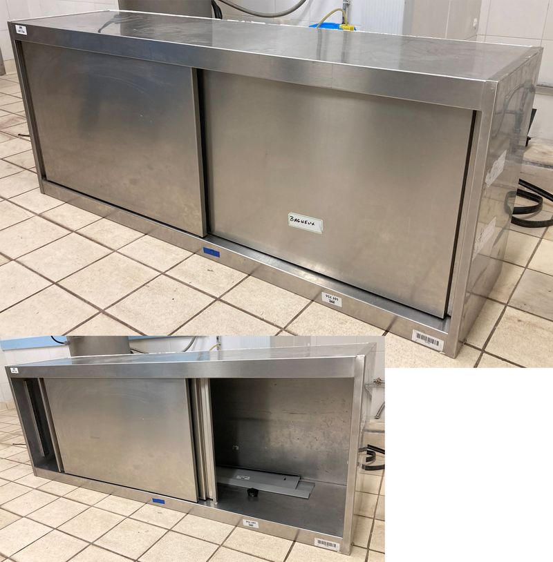 ETAGERE MURALE EN INOX ALIMENTAIRE OUVRANT PAR 2 PORTES COULISSANTES, 60 X 150 X 40 CM. 3 UNITES. VENDU A L'UNITE AVEC FACULTE DE REUNION. ARCUEIL 4.