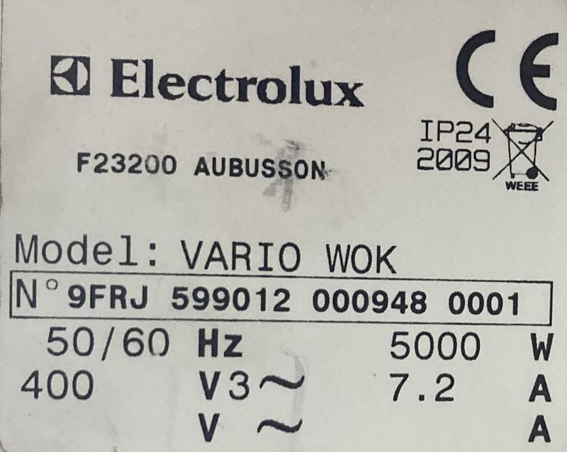 WOK VITRO CERAMIQUE ELECTRIQUE DE 5000 WATTS DE MARQUE ELECTROLUX MODELE VARIO WOK. TRIPHASE. 18 X 47 X 40 CM. ARCUEIL 4.