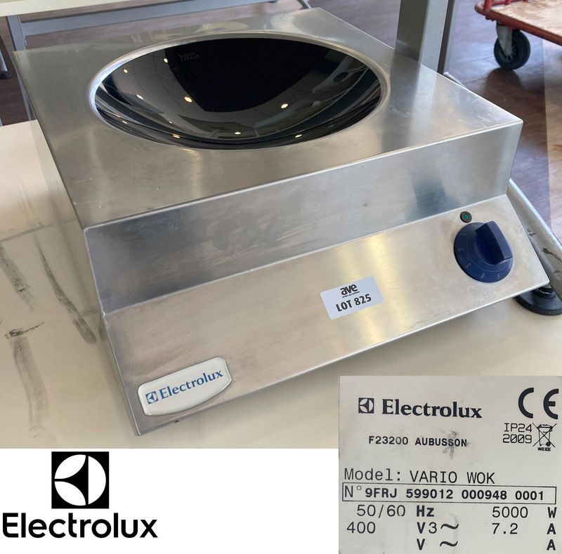 WOK VITRO CERAMIQUE ELECTRIQUE DE 5000 WATTS DE MARQUE ELECTROLUX MODELE VARIO WOK. TRIPHASE. 18 X 47 X 40 CM. ARCUEIL 4.