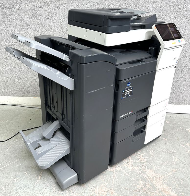 IMPRIMANTE MULTIFONCTIONS COULEUR A3 DE MARQUE KONICA MINOLTA MODELE BIZHUB C308. 30 PAGES MINUTE, 3 BACS DONT 1 DE TRES GRANDE CAPACITE, COPIEUR, DUPLEX AUTO, SCANNER DONT : SCAN TO EMAIL - SCAN TO SMB - SCAN TO FTP - SCAN TO HDD - SCAN TO USB - SCAN TO WEBDAV ET NETWORK TWAIN SCAN, FAX, RECTO VERSO, BYPASS, FEEDER, RESEAU GIGABIT, DISQUE DUR INTERNE DE 250 GO, RAM 1 GO, ECRAN TACTILE 9 POUCES, TRIEUSE ET AGRAFEUSE. VENDU AVEC CABLE D'ALIMENTATION ET CABLE RJ45. 169 127 COPIES.